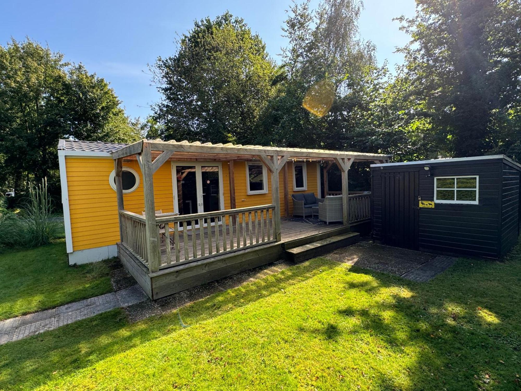Ruime 5-Persoons Chalet Aan Het Bergumermeer Suameer 外观 照片